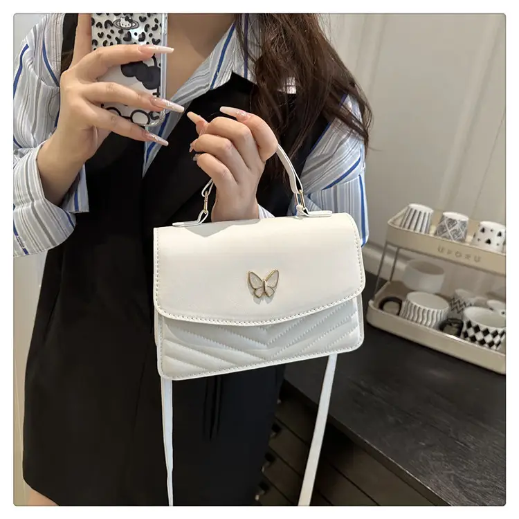 Women's Retro Casual Butterfly Shoulder Bag Brown — feature 11