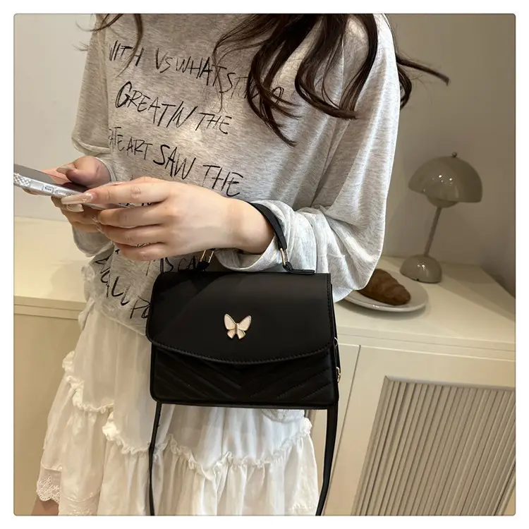 Women's Retro Casual Butterfly Shoulder Bag Brown — feature 19