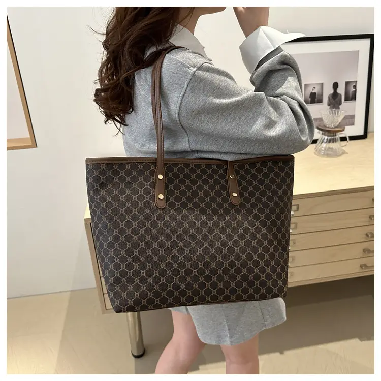 Retro Patterned Shoulder Bag for Women 2025 — feature 16