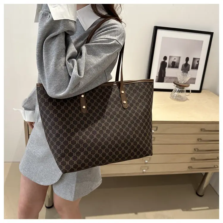Retro Patterned Shoulder Bag for Women 2025 — feature 19