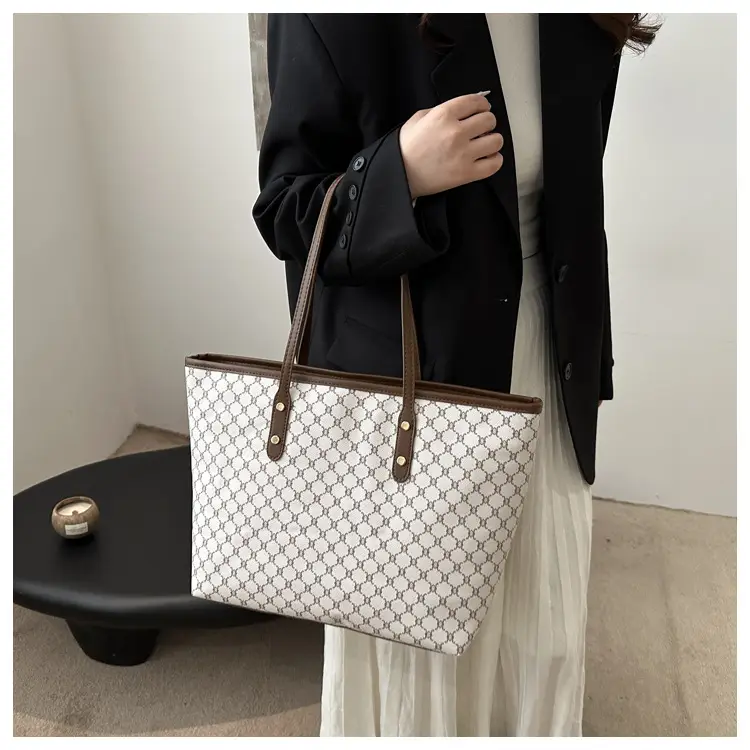 Retro Patterned Shoulder Bag for Women 2025 — feature 8