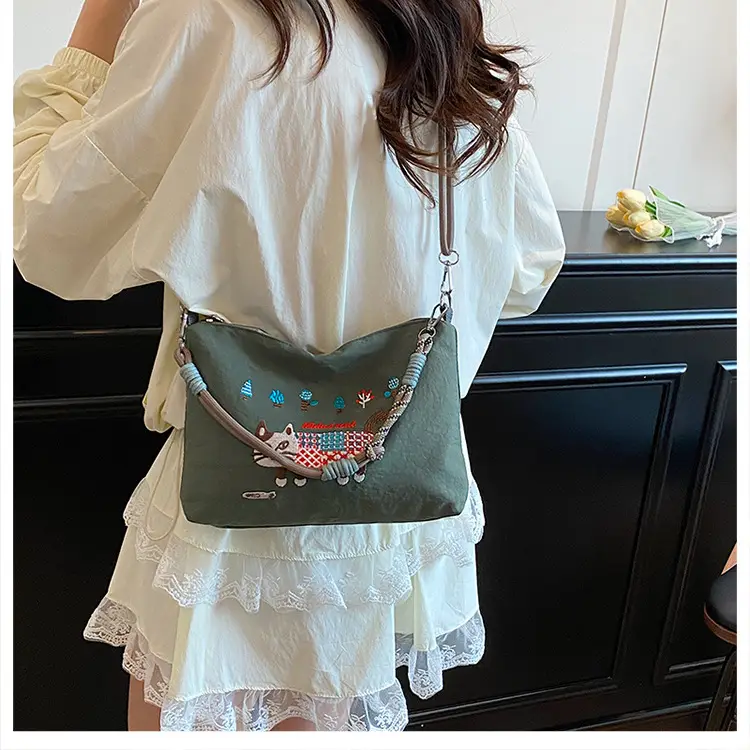 Japanese Style Embroidered Cat Tote Bag Black Waterproof — feature 8