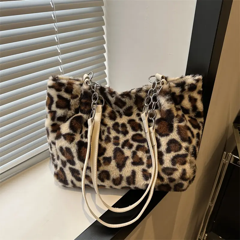 Leopard Print Plush Chain Bag Women's Casual Shoulder Bag - Image 4