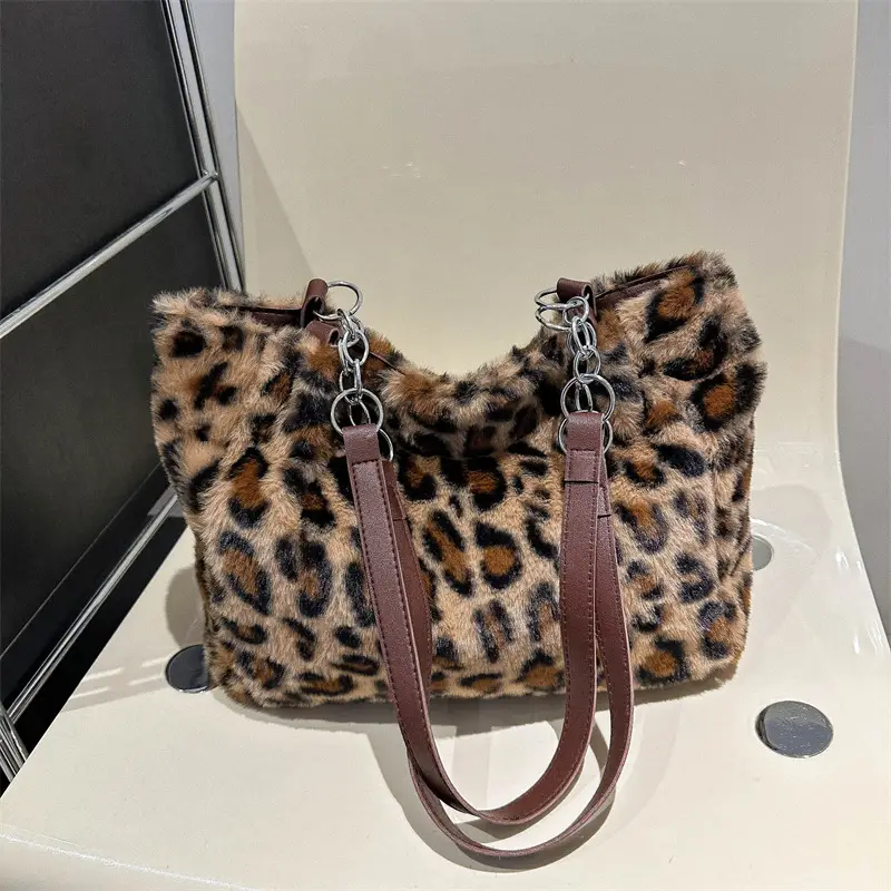 Leopard Print Plush Chain Bag Women's Casual Shoulder Bag - Image 3