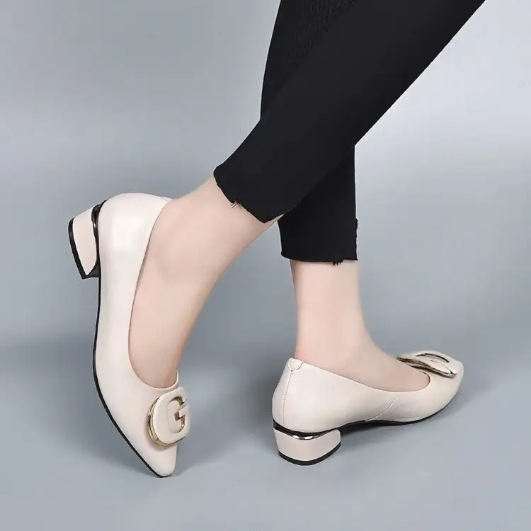 Low-Heeled Flats for Women 2025 Autum New Pointed Toe G-Buckle Soft Sole Soft Surface Shallow Mouth Fashionable Mother's Shoes Beanie Shoes — feature 6