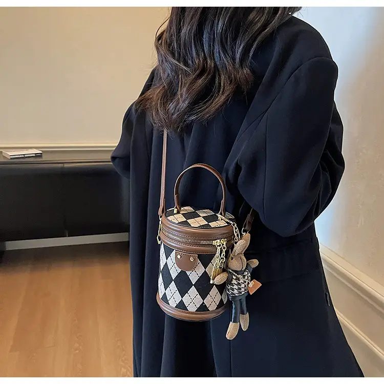 Trendy Women's 2-Piece Checkered Shoulder Bag Set — feature 17