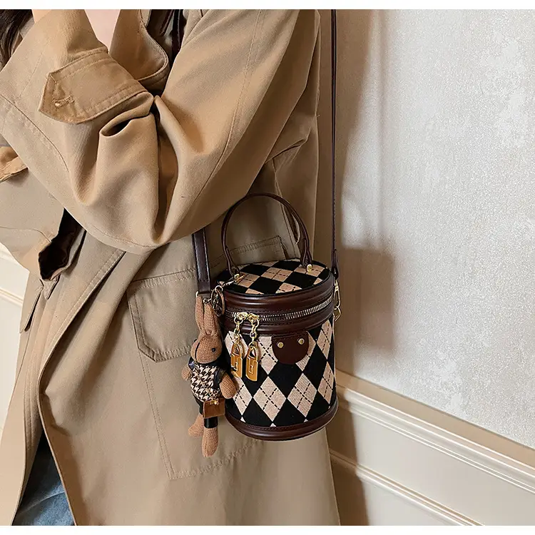 Trendy Women's 2-Piece Checkered Shoulder Bag Set — feature 20