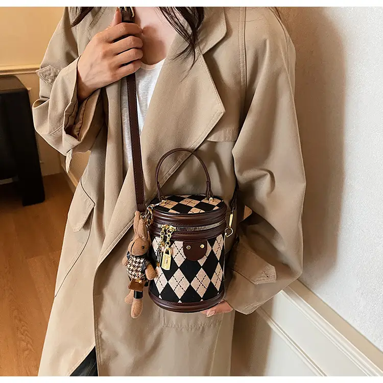 Trendy Women's 2-Piece Checkered Shoulder Bag Set — feature 22
