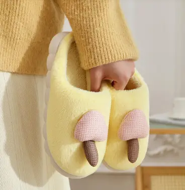 In-Stock Wholesale 2026 New Autumn and Winter Couple and Family Home Plush Closed-Toe Slippers with a Super Soft and Warm Feel
