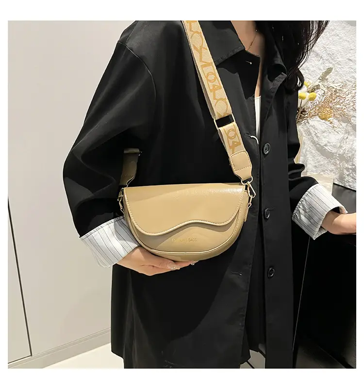 Korean Style Saddle Bag with Retro Strap 2024 — feature 15