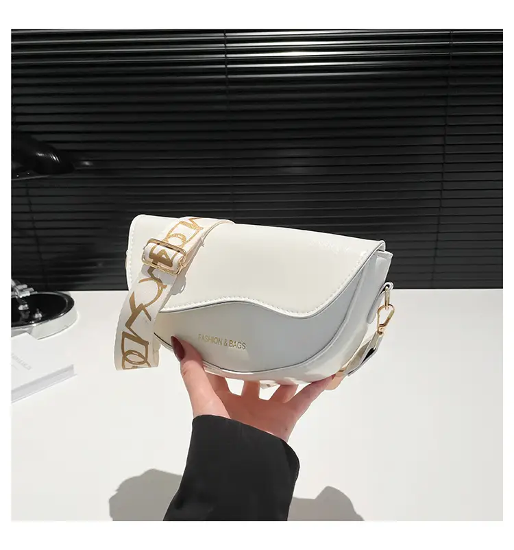 Korean Style Saddle Bag with Retro Strap 2024 — feature 26