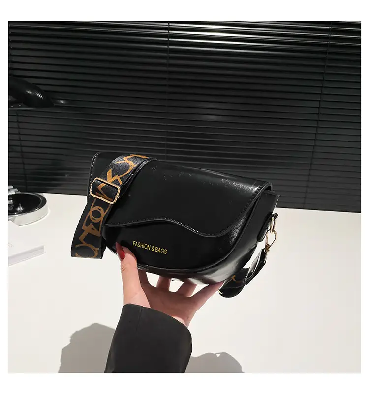 Korean Style Saddle Bag with Retro Strap 2024 — feature 27