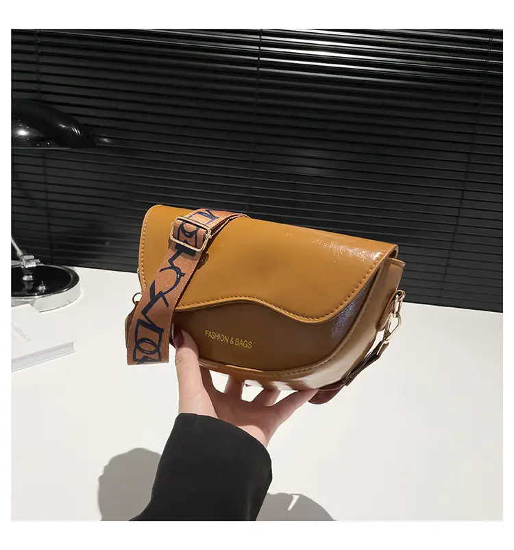 Korean Style Saddle Bag with Retro Strap 2024 — feature 28