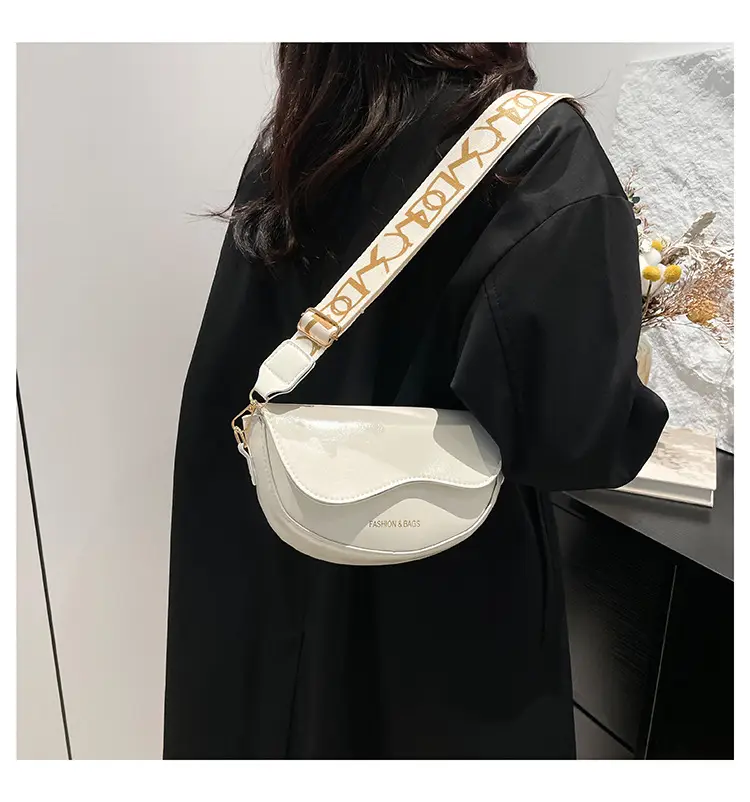 Korean Style Saddle Bag with Retro Strap 2024 — feature 9