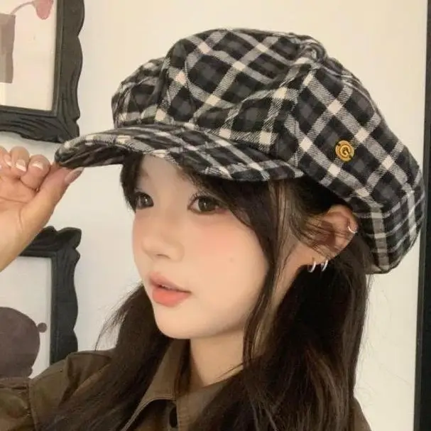 British Retro Plaid Octagonal Hat for Women - Image 3