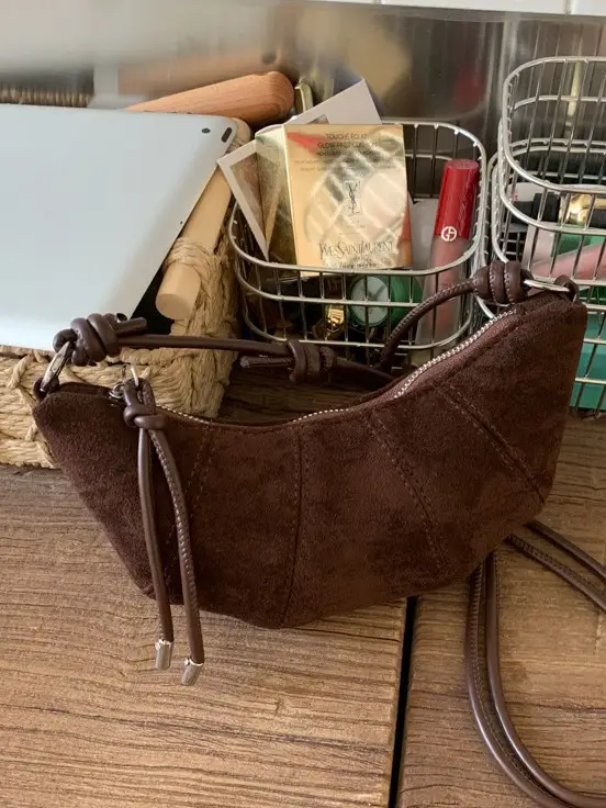 Brown Croissant Shape Women's Crossbody Bag 2026 - Image 7