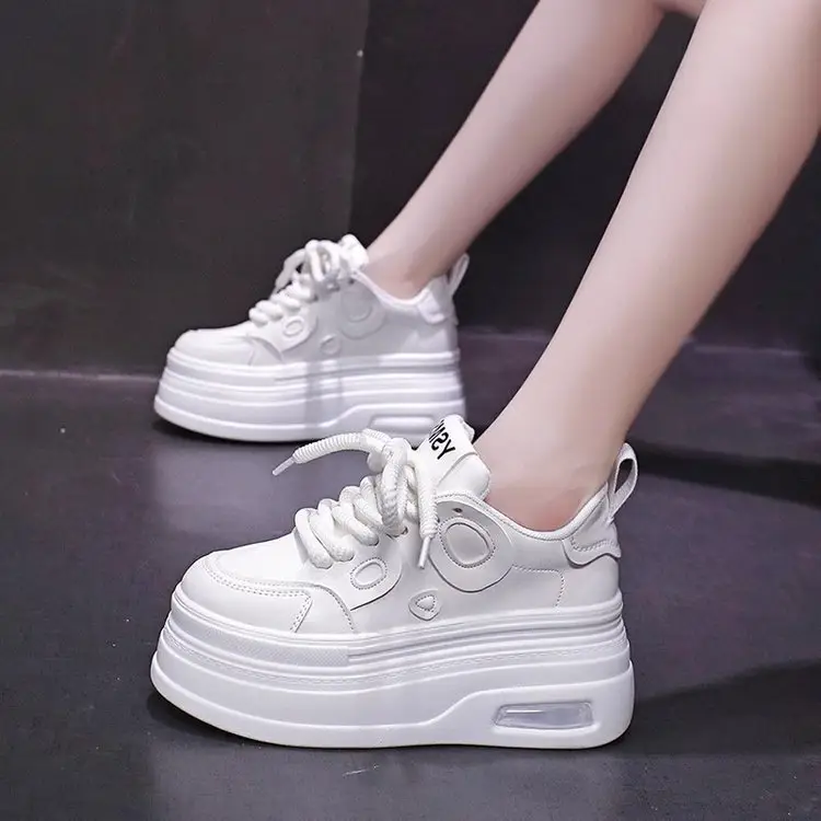 Black and White Panda Shoes for Women 2025 Autum New Style Small 8cm Platform Thick Sole Heightening White Shoes for Sports and Leisure - Image 4