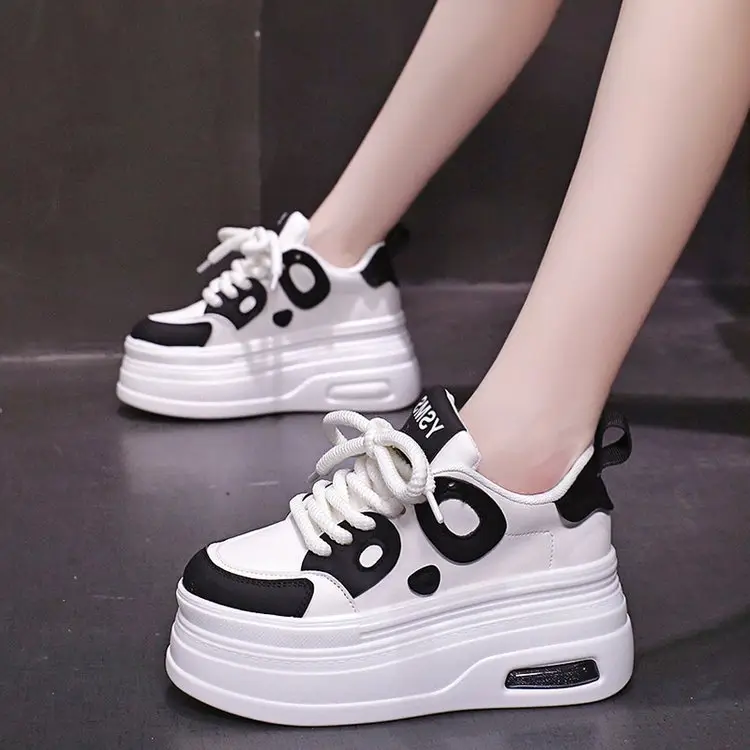 Black and White Panda Shoes for Women 2025 Autum New Style Small 8cm Platform Thick Sole Heightening White Shoes for Sports and Leisure - Image 2