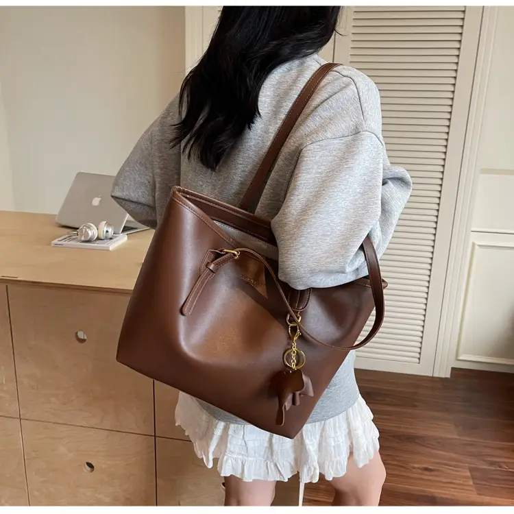 Women Large Capacity Satchel Bag Beige Leather Shoulder Bag — feature 20