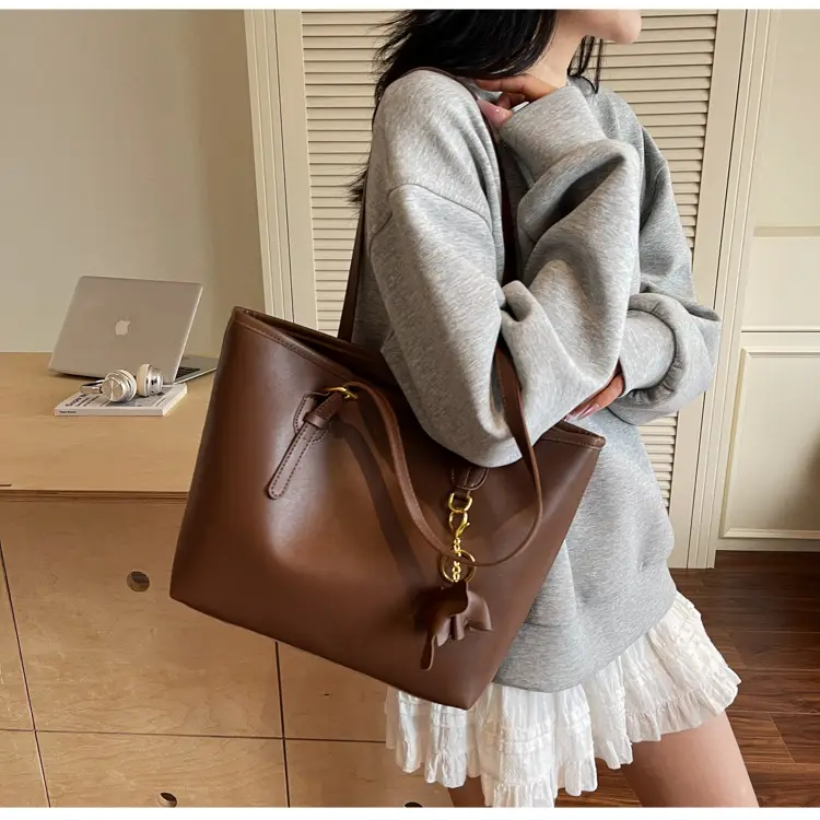 Women Large Capacity Satchel Bag Beige Leather Shoulder Bag — feature 21