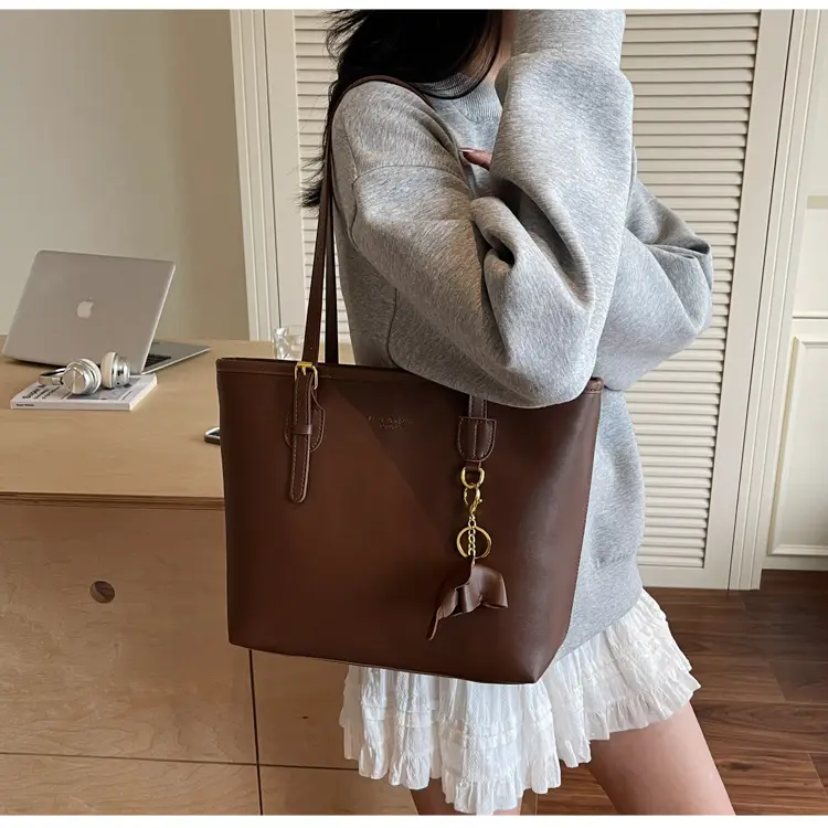 Women Large Capacity Satchel Bag Beige Leather Shoulder Bag — feature 22