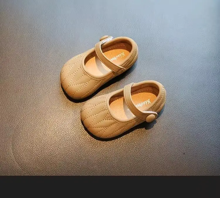 Baby Girls Beige Flat Slippers Spring 2023 — feature 11
