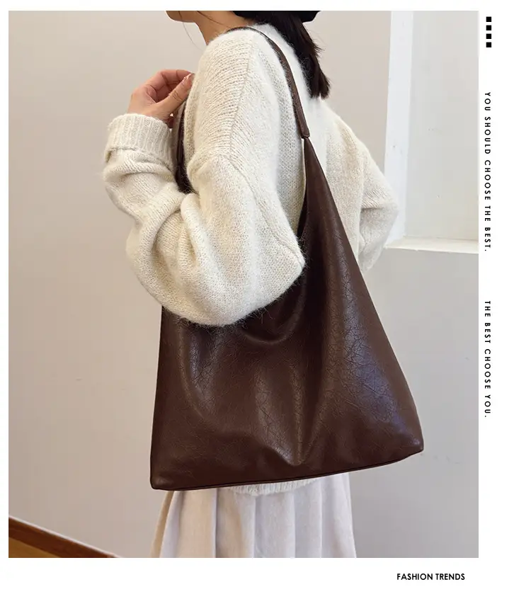 Brown Leather Tote Bag Large Capacity Women Commuter Shoulder Bag — feature 1