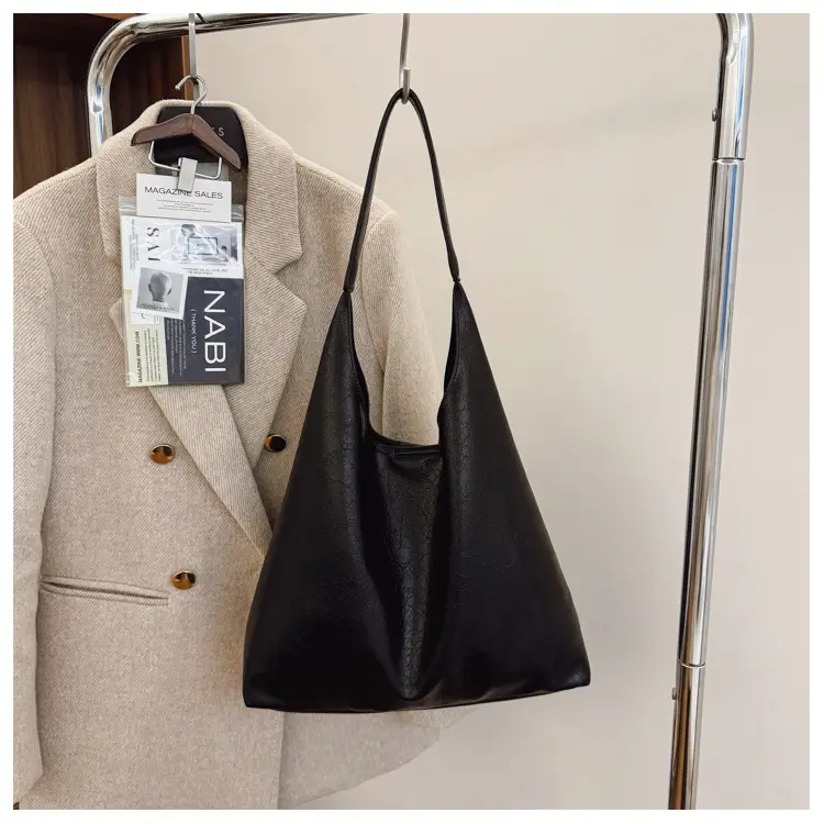 Brown Leather Tote Bag Large Capacity Women Commuter Shoulder Bag — feature 16