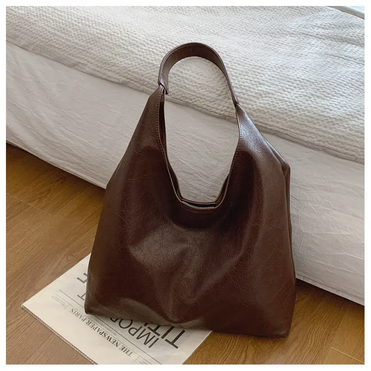 Brown Leather Tote Bag Large Capacity Women Commuter Shoulder Bag — feature 24