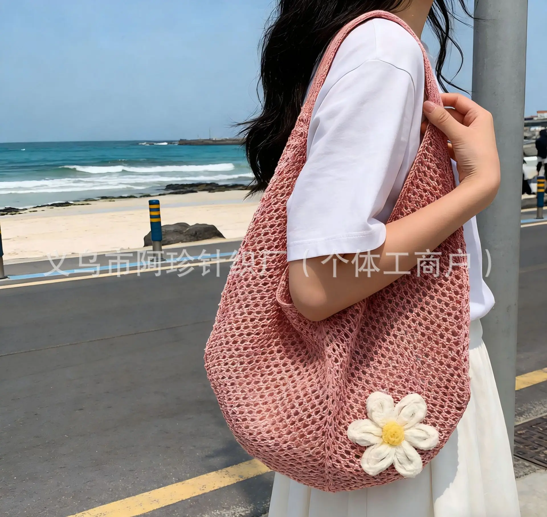 Women's Straw Flower Bag Large Capacity Beach Travel — feature 10