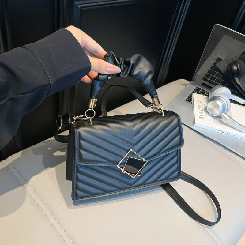 Stylish Embossed Diamond Bag for Women 2025 - Image 8