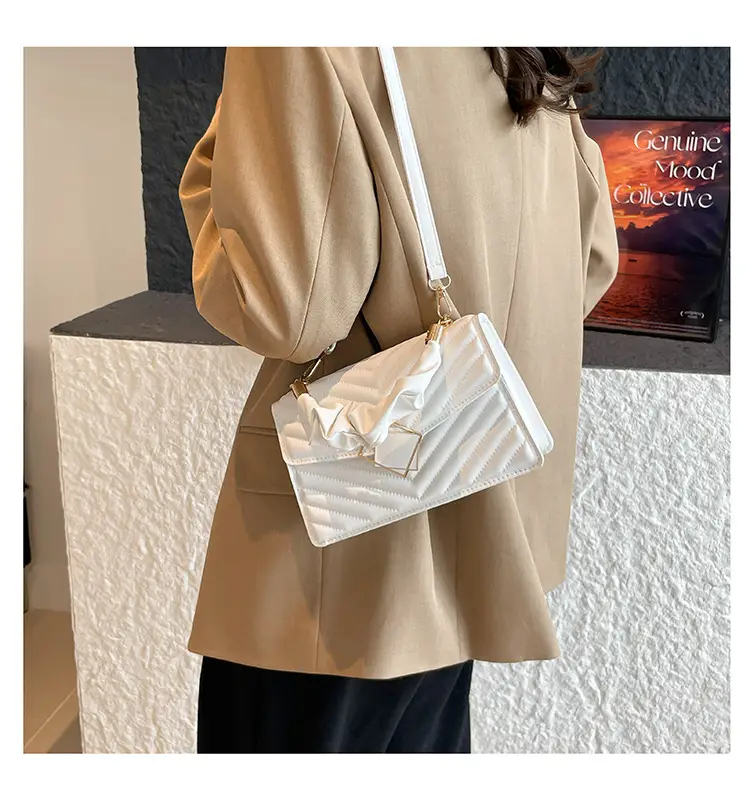 Stylish Embossed Diamond Bag for Women 2025 — feature 10