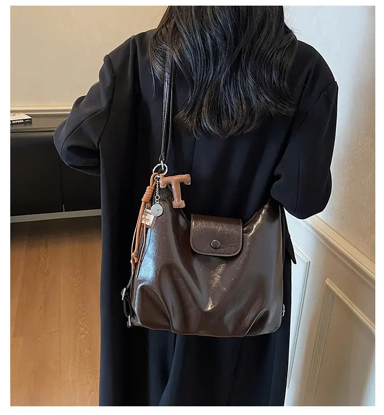 White Crossbody Shoulder Bag with Leather Strap — feature 2