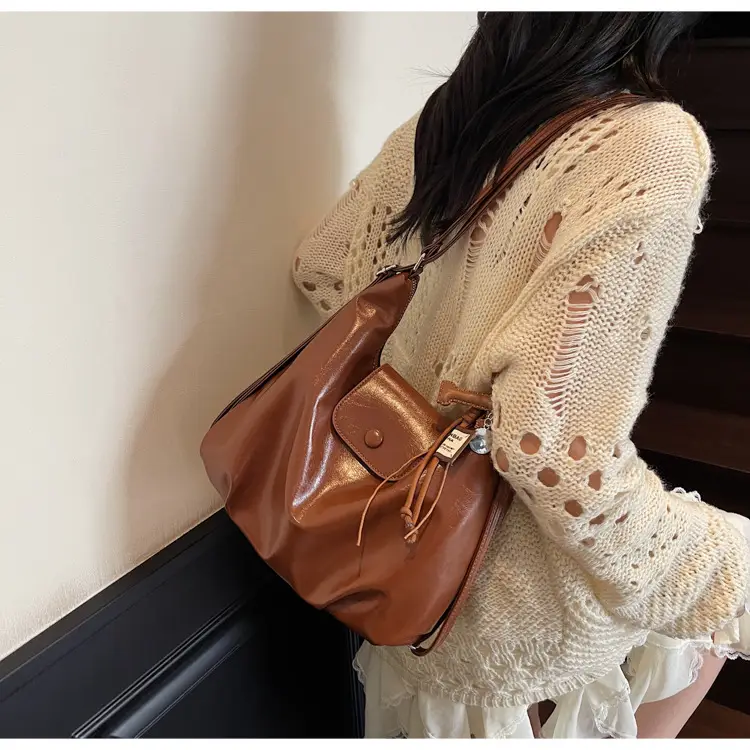 White Crossbody Shoulder Bag with Leather Strap — feature 21