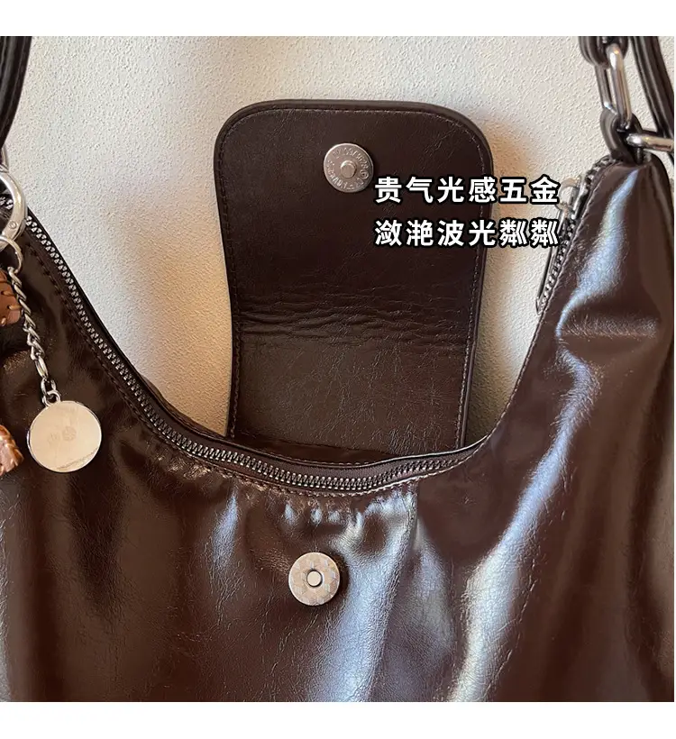 White Crossbody Shoulder Bag with Leather Strap — feature 4