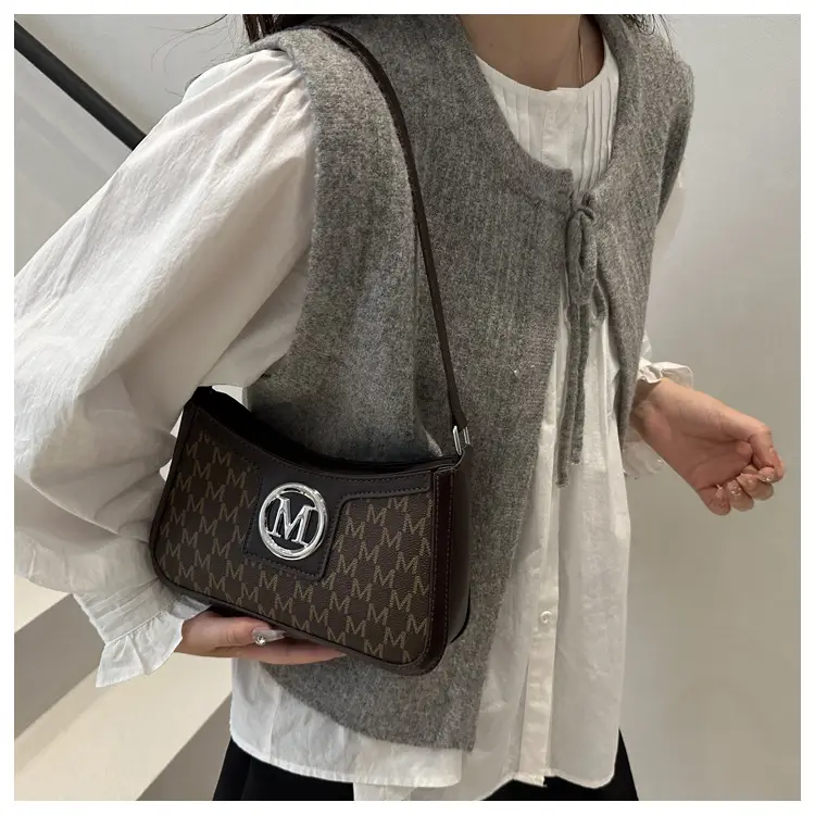 French Style Chain Shoulder Bag for Women with Printed Design — feature 16