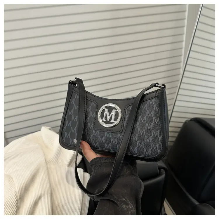 French Style Chain Shoulder Bag for Women with Printed Design - Image 2