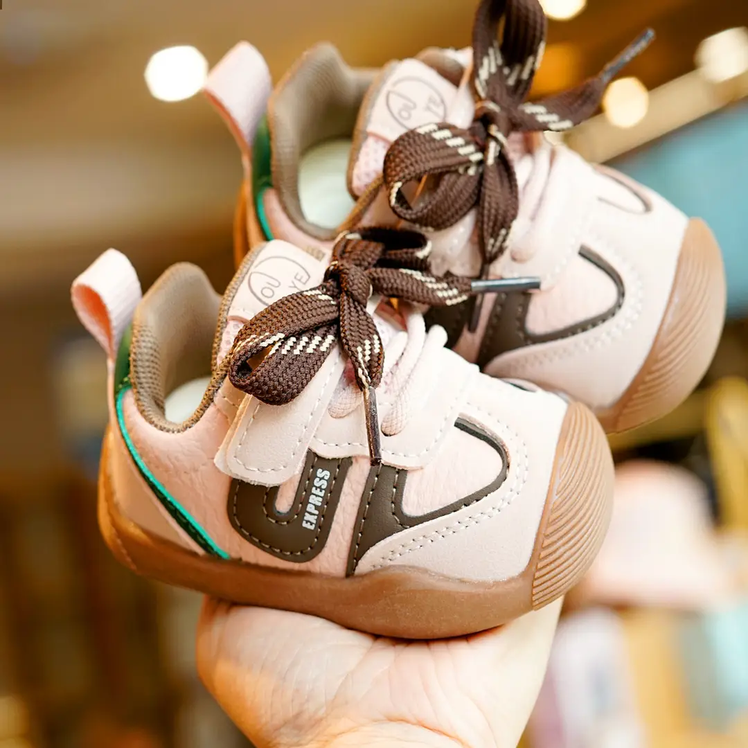 Toddler Shoes Spring & Fall New Beginner Baby Shoes 1-2 Years Old Breathable Baby Shoes Soft Sole Anti-Slip and Anti-Falling