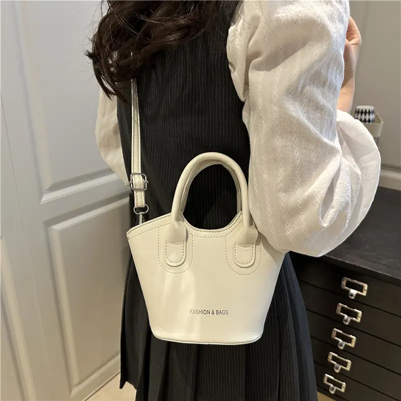 Trendy Grey Leather Bucket Bag 2025 - Image 8