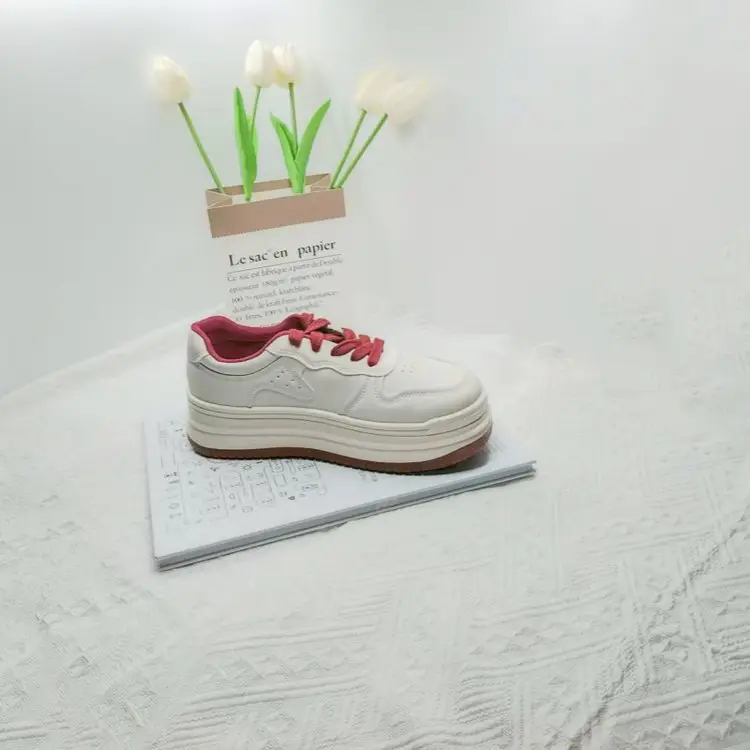 Women White Casual Sneakers with Red Laces — feature 12