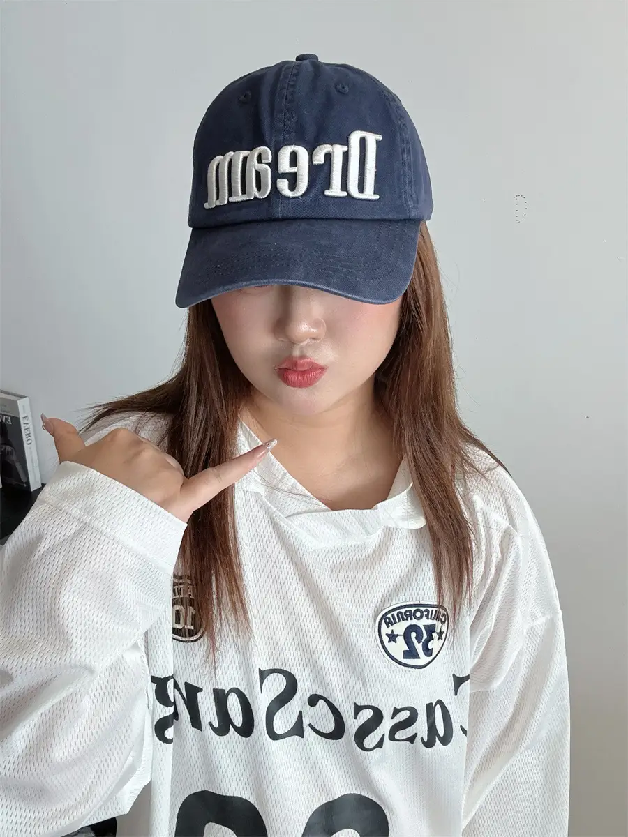 Women Korean Letter Embroidered Baseball Cap — feature 2
