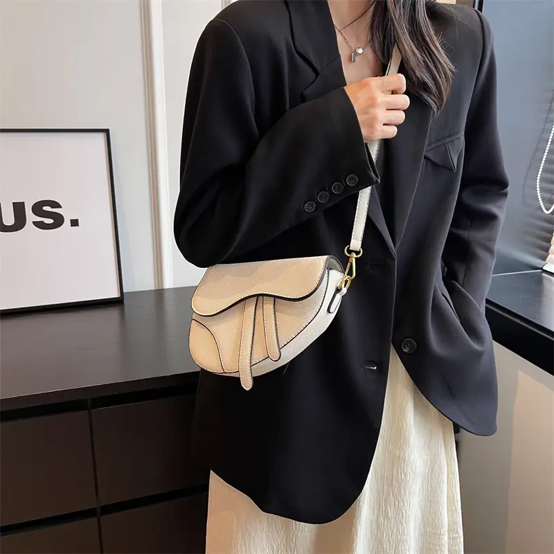 Trendy Brown Leather Crossbody Bag for Women 2025 - Image 9