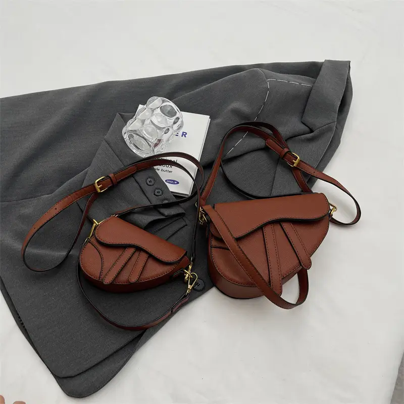 Trendy Brown Leather Crossbody Bag for Women 2025 - Image 4