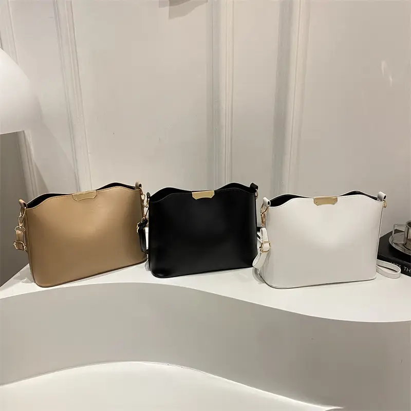 Women's Beige Iron-Edged Bucket Bag 2025