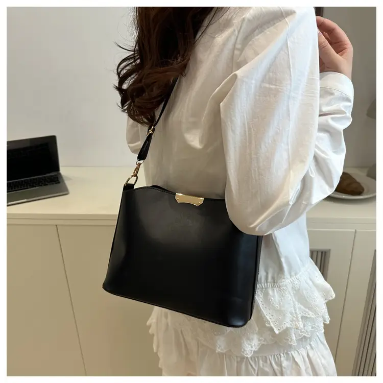 Women's Beige Iron-Edged Bucket Bag 2025 — feature 14
