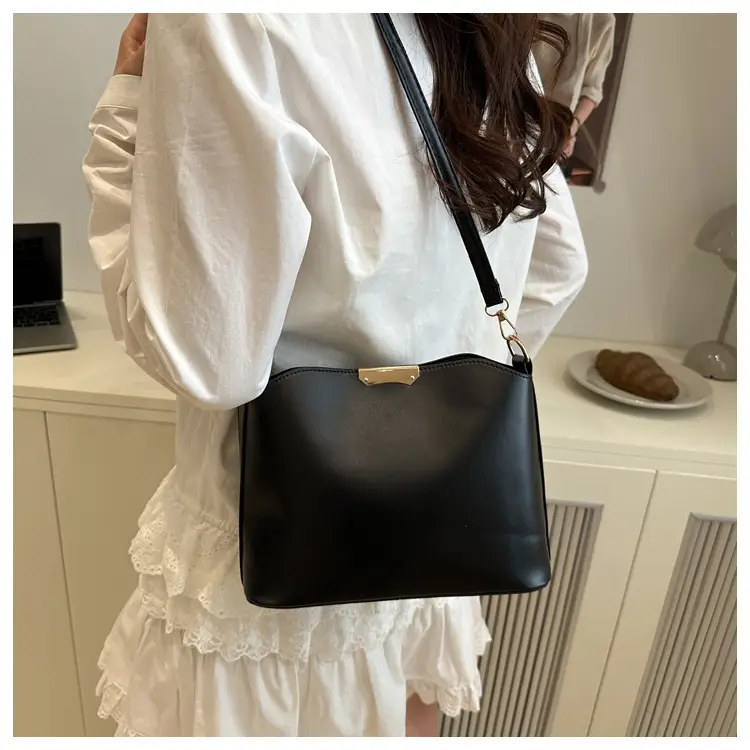 Women's Beige Iron-Edged Bucket Bag 2025 — feature 15