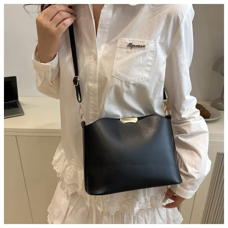Women's Beige Iron-Edged Bucket Bag 2025 — feature 16
