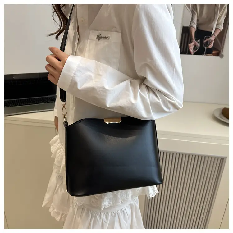 Women's Beige Iron-Edged Bucket Bag 2025 — feature 17