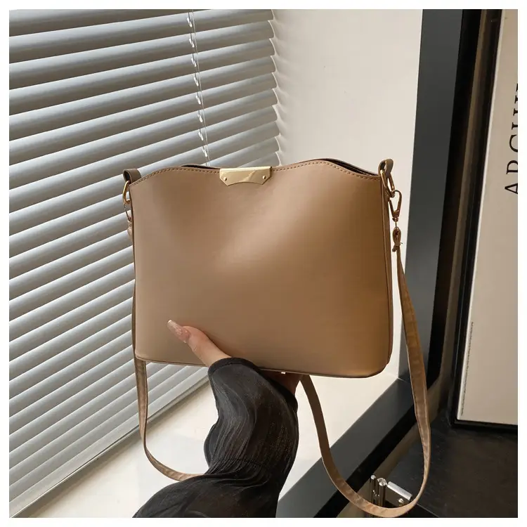 Women's Beige Iron-Edged Bucket Bag 2025 — feature 19