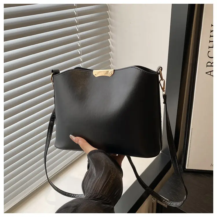 Women's Beige Iron-Edged Bucket Bag 2025 — feature 21